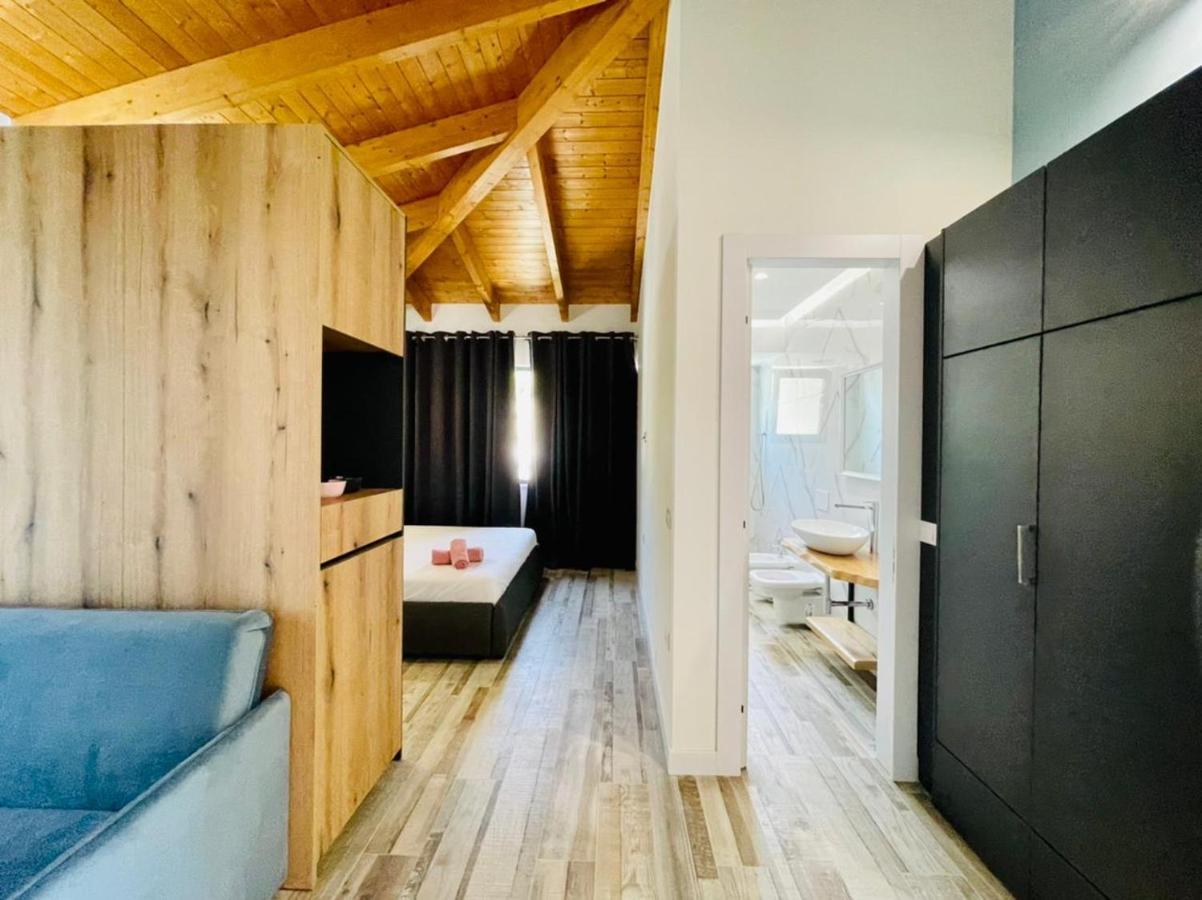 Adriatik Hotel Vlorë エクステリア 写真