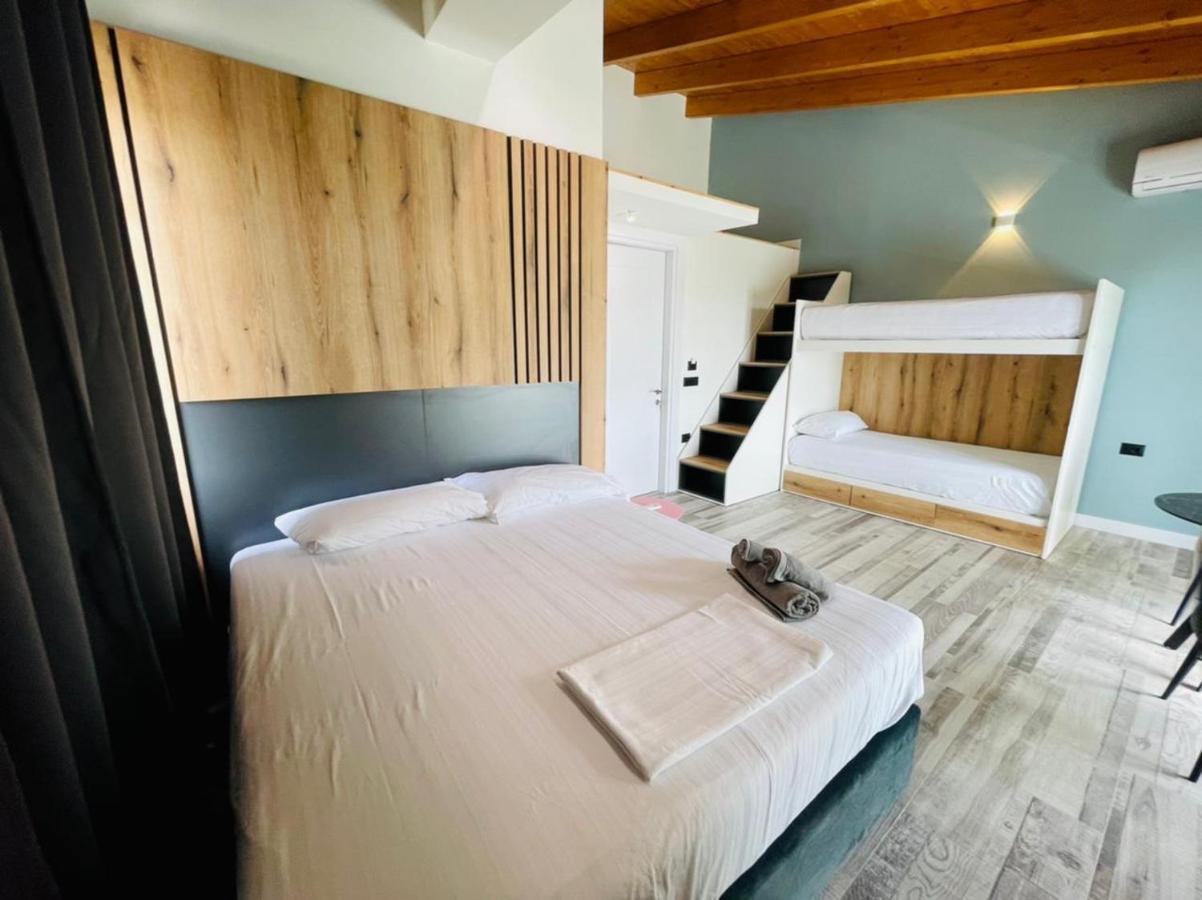 Adriatik Hotel Vlorë エクステリア 写真