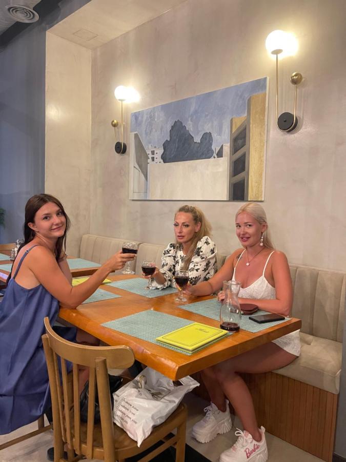 Adriatik Hotel Vlorë エクステリア 写真