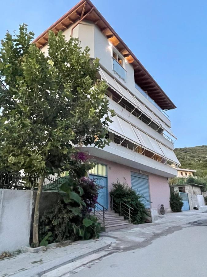 Adriatik Hotel Vlorë エクステリア 写真