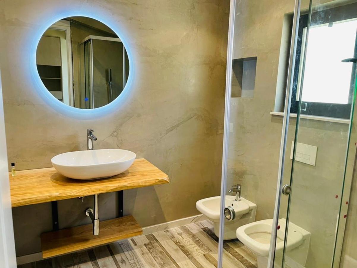 Adriatik Hotel Vlorë エクステリア 写真